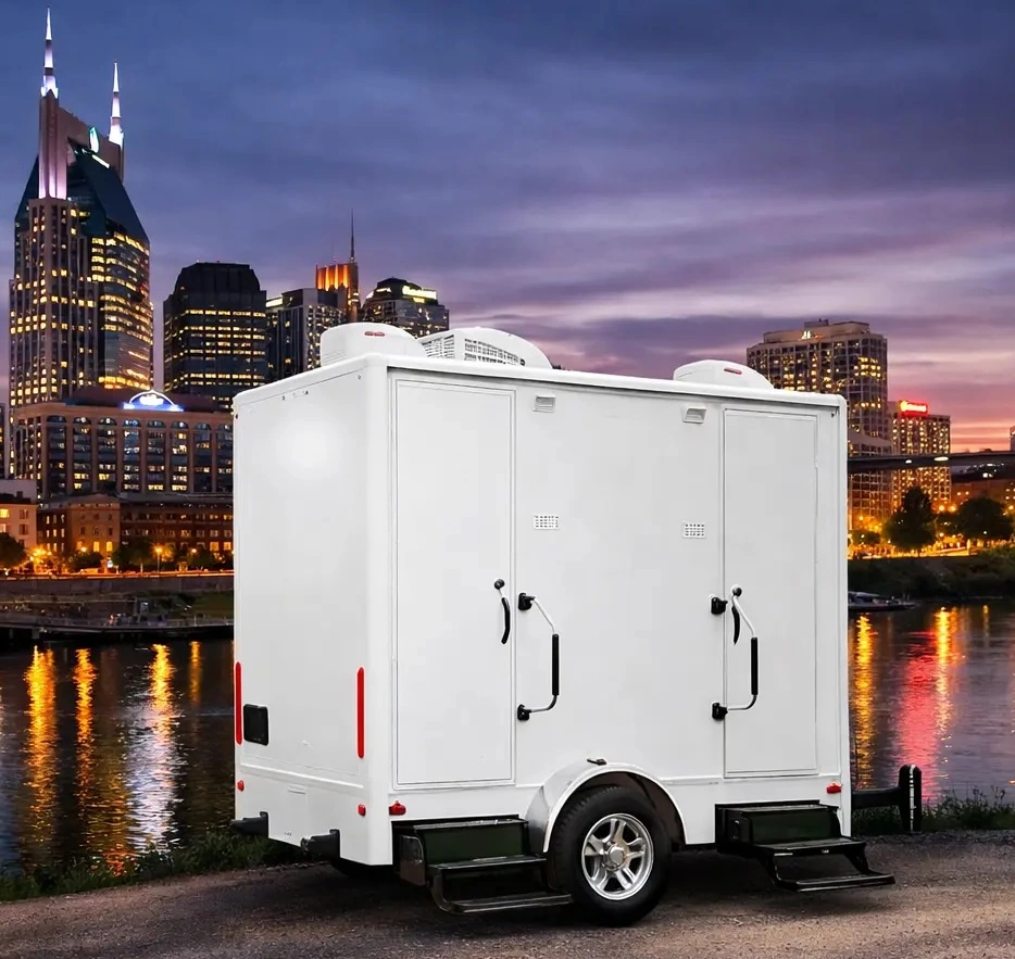 Luxurious Restrooms restroom trailer view 2